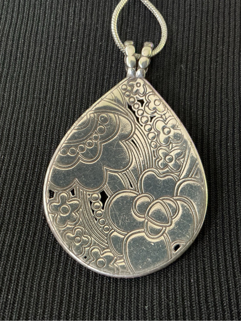 BRIGHTON ALCAZAR FILIGREE FLORAL NECKLACE WITH PENDANT - Picture 4 of 6